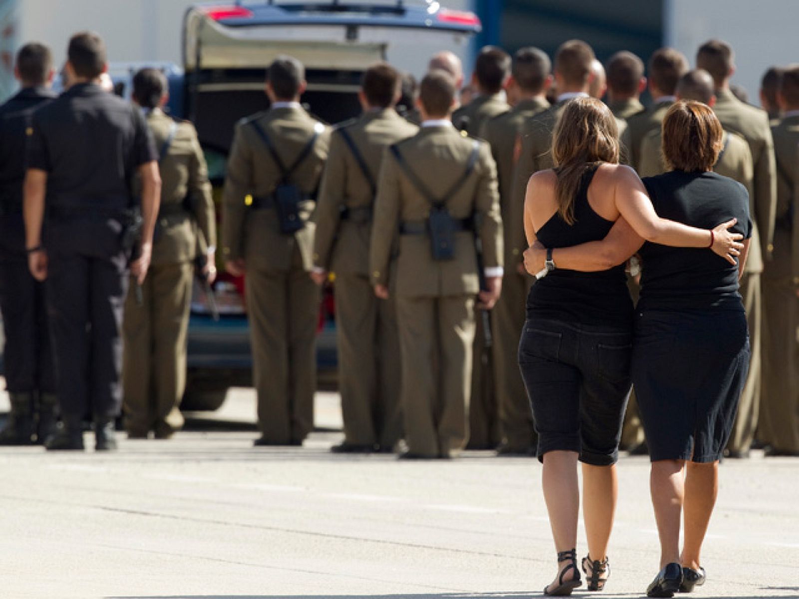 Llegan los féretros a España