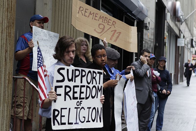 Familiares de las víctimas del 11-S se manifiestan a favor de una mezquita en la 'zona cero'