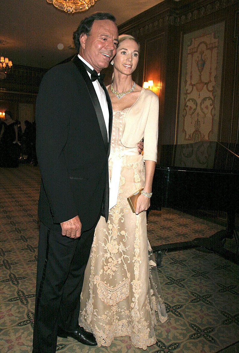 Julio Iglesias dijo "sí, quiero" a Miranda, la mujer de su vida