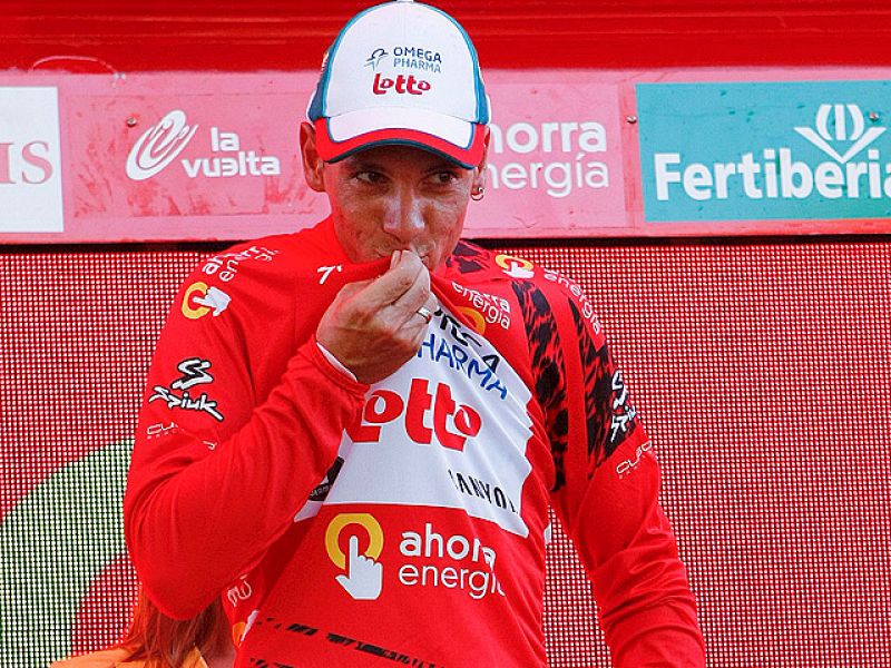El belga Philippe Gilbert gana la etapa y el maillot rojo en la meta de Málaga