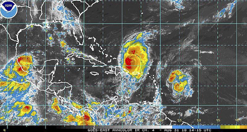 El huracán "Earl" amenaza con evacuar las costas de Carolina del Norte