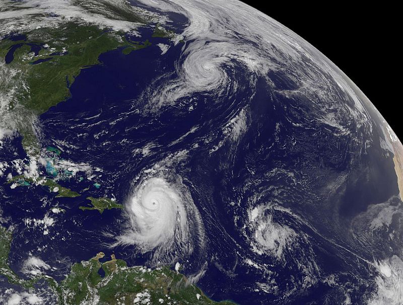 EE.UU. ordena evacuar las islas de Carolina del Norte por el huracán Earl