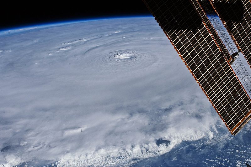 Carolina del Norte ordena más evacuaciones ante la llegada del huracán Earl