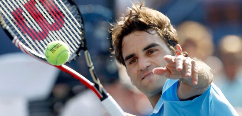Federer pone la directa y arrolla a Beck