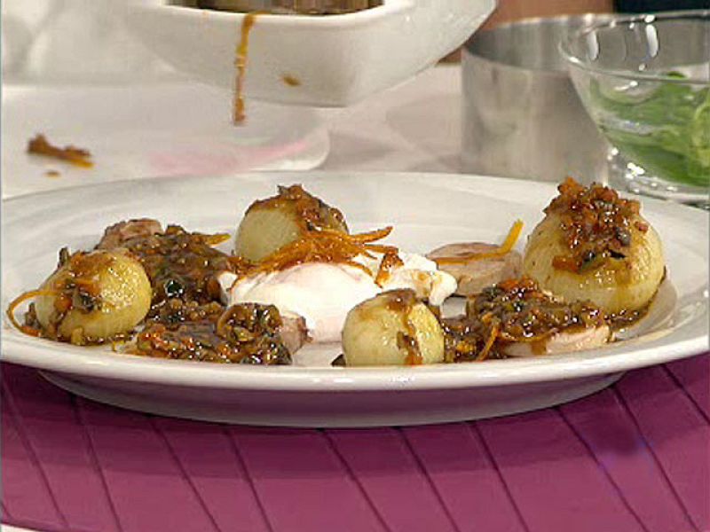 Huevos escalfados con solomillo en salsa de champiñones (03/07/10)