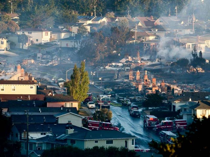 Una explosión de gas y el posterior incendio dejan cuatro muertos y varios heridos en San Francisco