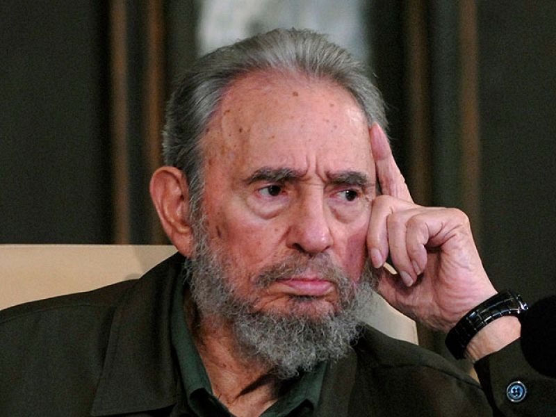 Fidel Castro dice que fue malinterpretado y "es el capitalismo el que ya no sirve"