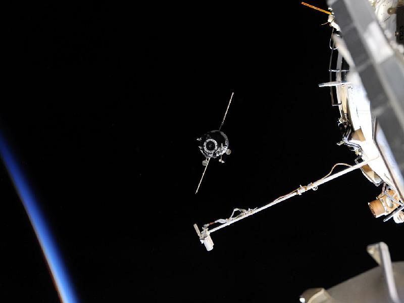 La nave rusa Progress M-07M se acopla con éxito a la ISS