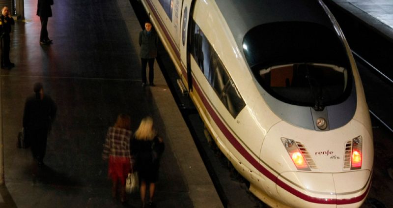 Blanco anuncia que el AVE Madrid-Valencia se pondrá en servicio entre el 15 y el 20 de diciembre
