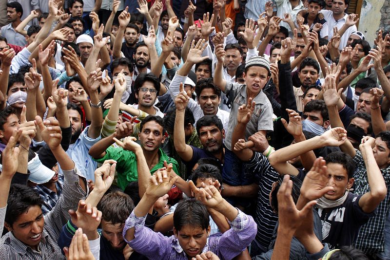 Un rumor sobre la quema de coranes desata las peores protestas desde junio en Cachemira