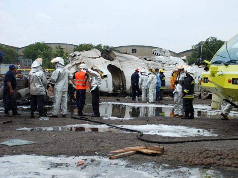36 supervivientes y 15 muertos en un accidente de avión en Venezuela
