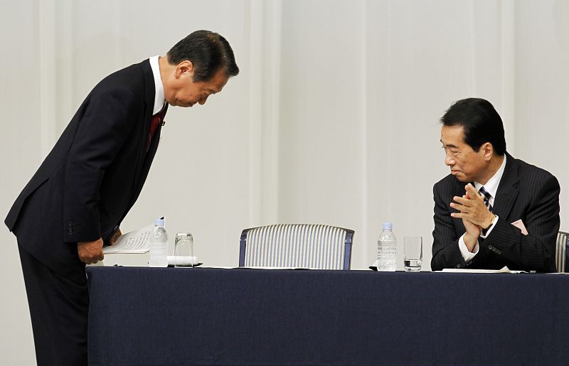 El primer ministro de Japón salva su puesto al ser reelegido jefe del Partido Democrático