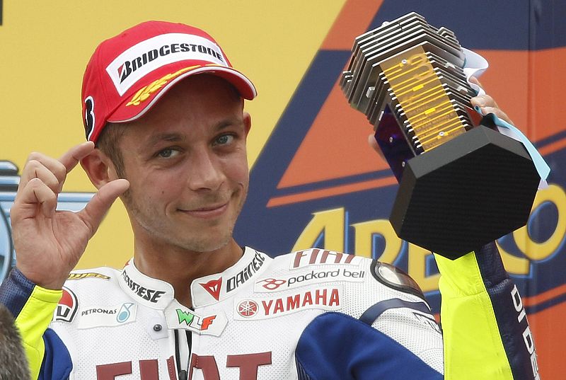 Rossi: "El hombro me duele mucho, así que al final de esta temporada me opero"