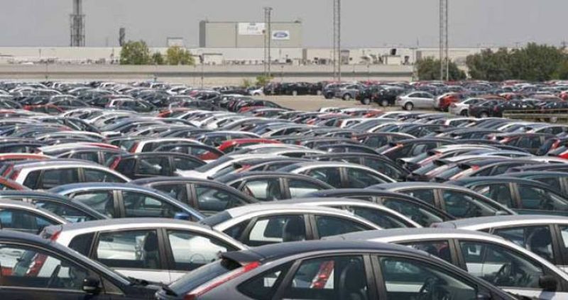 Las ventas de coches en Europa mantienen sus caídas del 12% en agosto y del 18% en julio