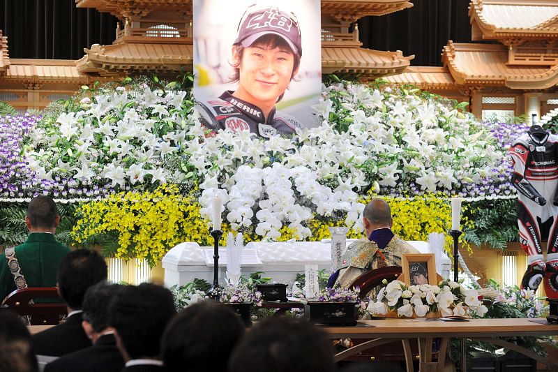 Cientos de personas despiden a Tomizawa en Ashasi