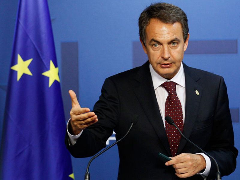 Zapatero apoya a Sarkozy en la polémica de los gitanos y arremete contra Reding