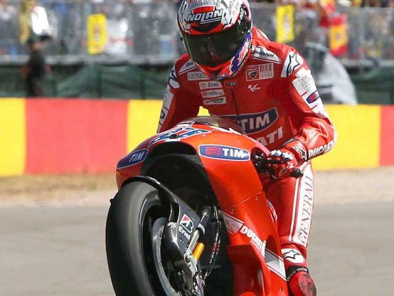 Stoner rompe el duelo español y vuelve por fin a lo más alto