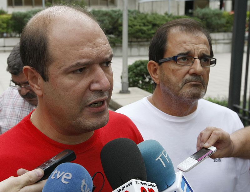 Los mineros encerrados en el ministerio de Industria amenazan con una huelga de hambre