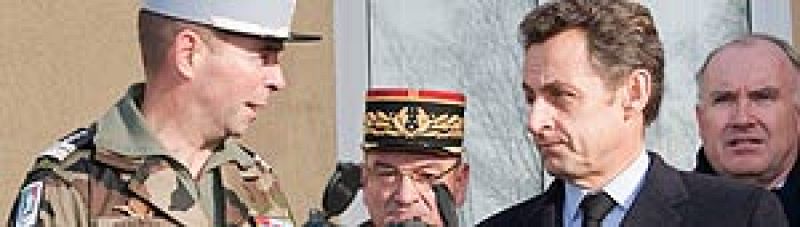 Sarkozy estudia con el ministro de Defensa la respuesta al secuestro de Al Qaeda
