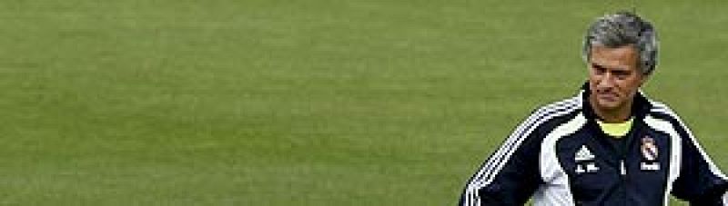 Mourinho da la cara por sus delanteros