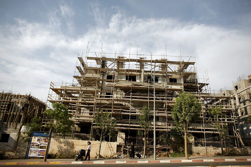 Netanyahu busca soluciones intermedias ante el fin de la moratoria sobre los asentamientos