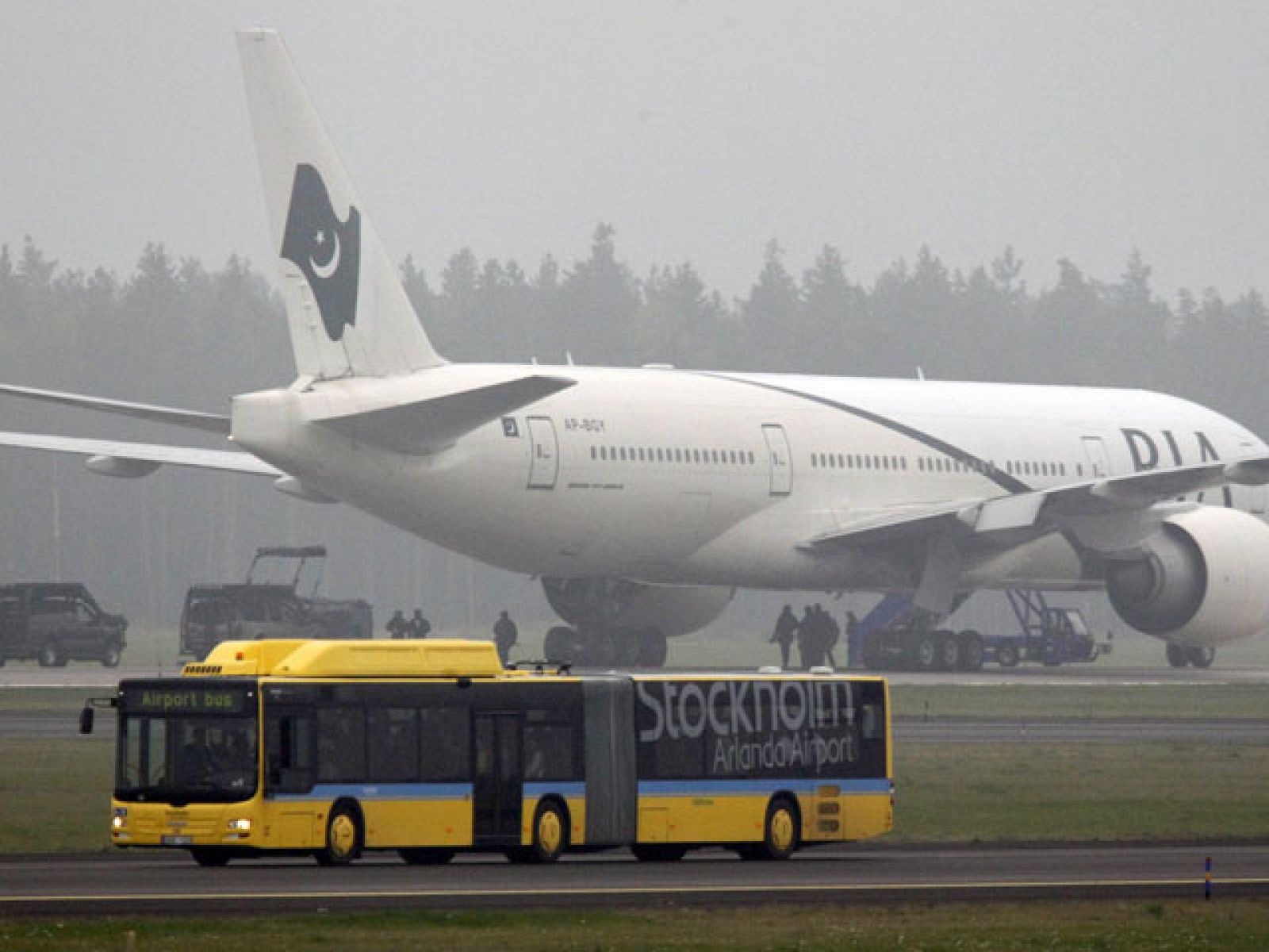 Un avión con 273 pasajeros aterriza en Estocolmo por amenaza de bomba