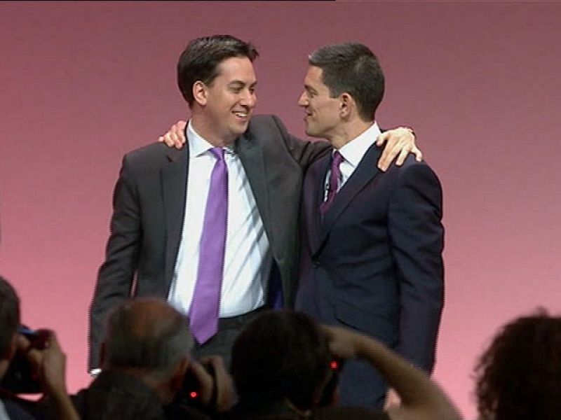 David Miliband califica de "especial" a su hermano y pide unidad en torno a él