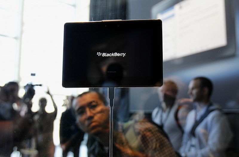 Blackberry presenta una tableta llamada a competir con el iPad, la ligera PlayBook