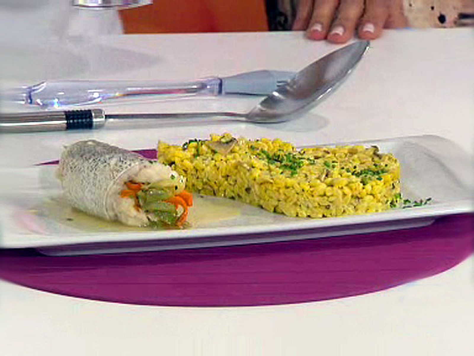 Saber cocinar - Pescadilla rellena con trigo tierno - RTVE Cocina | Ver