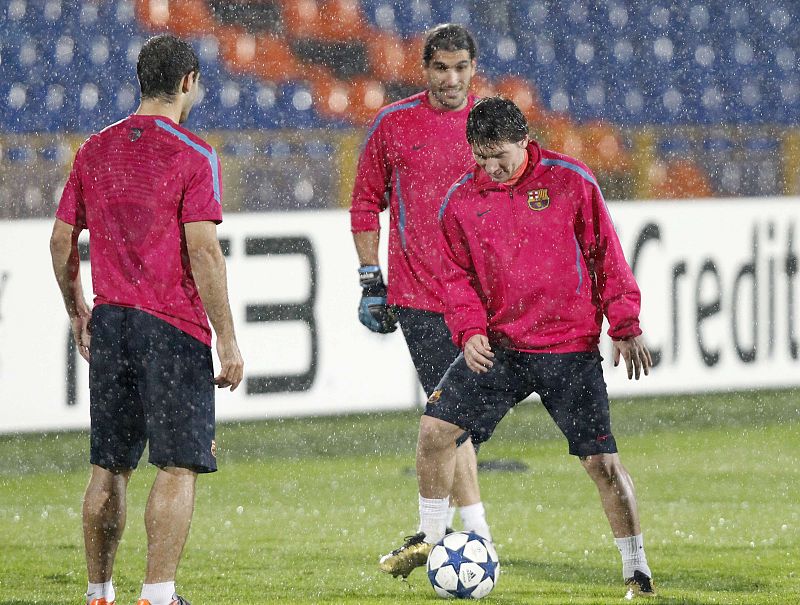 Messi entrena con el grupo en Kazan