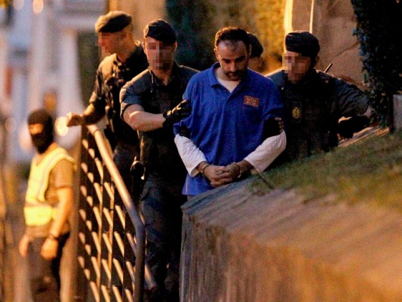 La Guardia Civil encuentra en un local de San Sebastián más material explosivo y armas de ETA