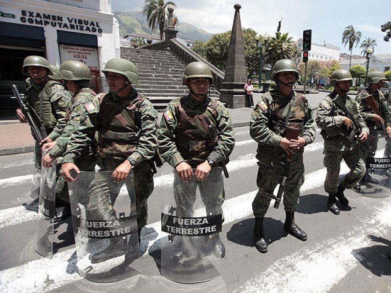 Ecuador amanece en calma y con la dimisión del jefe de la Policía por "no reprimir el golpe"