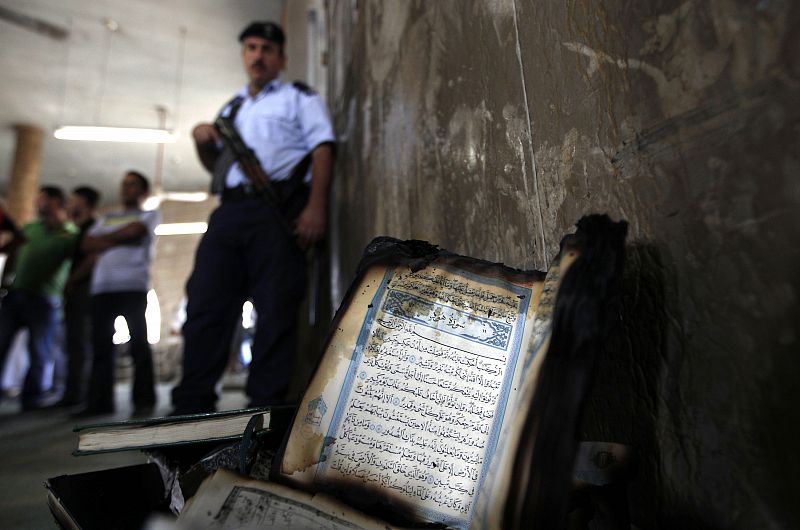 Los colonos judíos azuzan el proceso de paz con la quema de una mezquita en Cisjordania