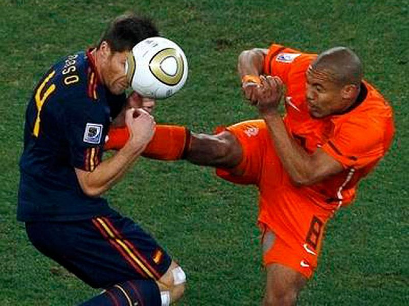 El 'carnicero' De Jong es apartado de la lista de su selección