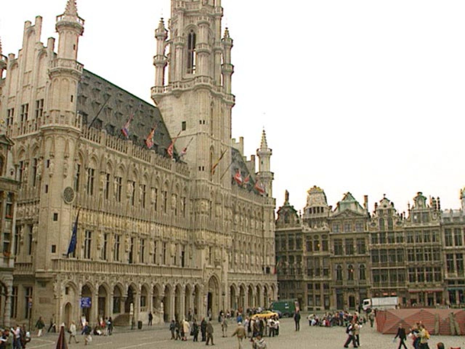 Muchos desplazamientos en el puente del Pilar | Ver