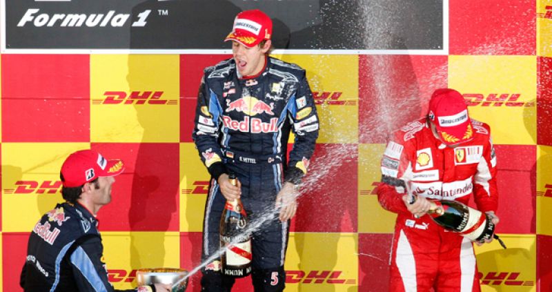 Alonso sube al podio en Suzuka por detrás de los Red Bull