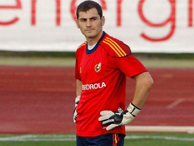 Casillas: "Todos quieren ganar a la campeona del mundo"