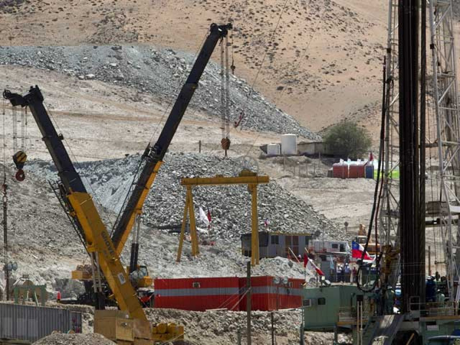 A punto de comenzar en Chile la operación de rescate de los mineros atrapados en San José | Ver