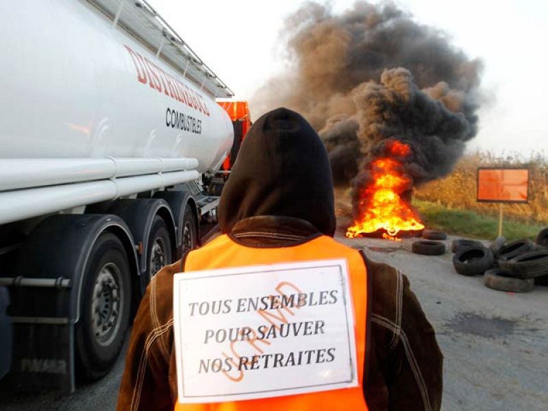 La huelga en Francia continúa con paros indefinidos en el tráfico aéreo y ferroviario