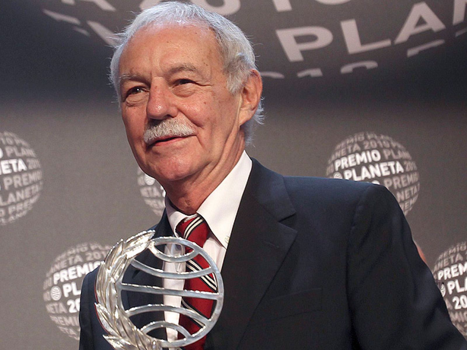 Eduardo Mendoza, Premio Planeta