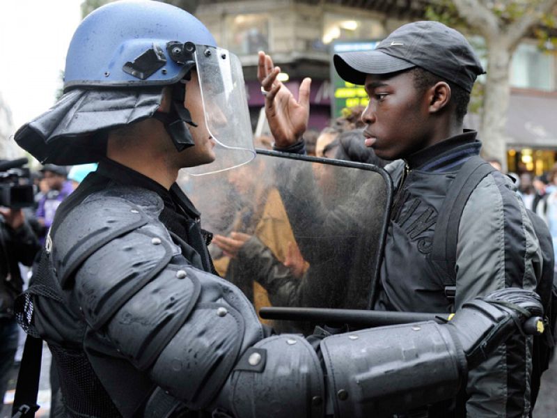 Penúltimo asalto en Francia contra la reforma de las pensiones en plena escalada de las protestas