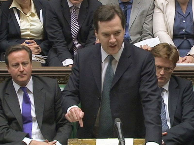 Reino Unido reducirá casi 500.000 empleos públicos en cinco años