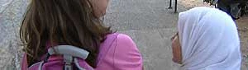 El Gobierno catalán recomienda prohibir el burka y permitir el hiyab en las escuelas