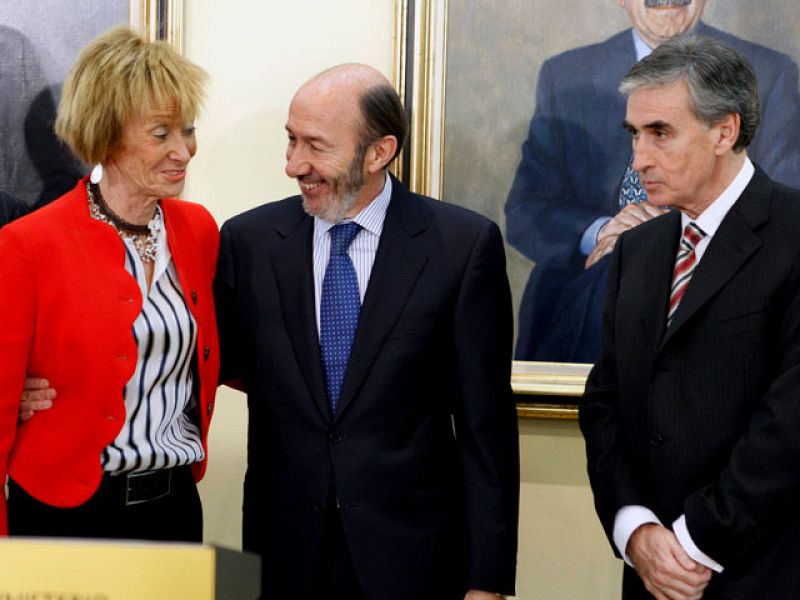 Jáuregui, en su toma de posesión: "Con dos lecciones magistrales de Alfredo, me pongo al día"