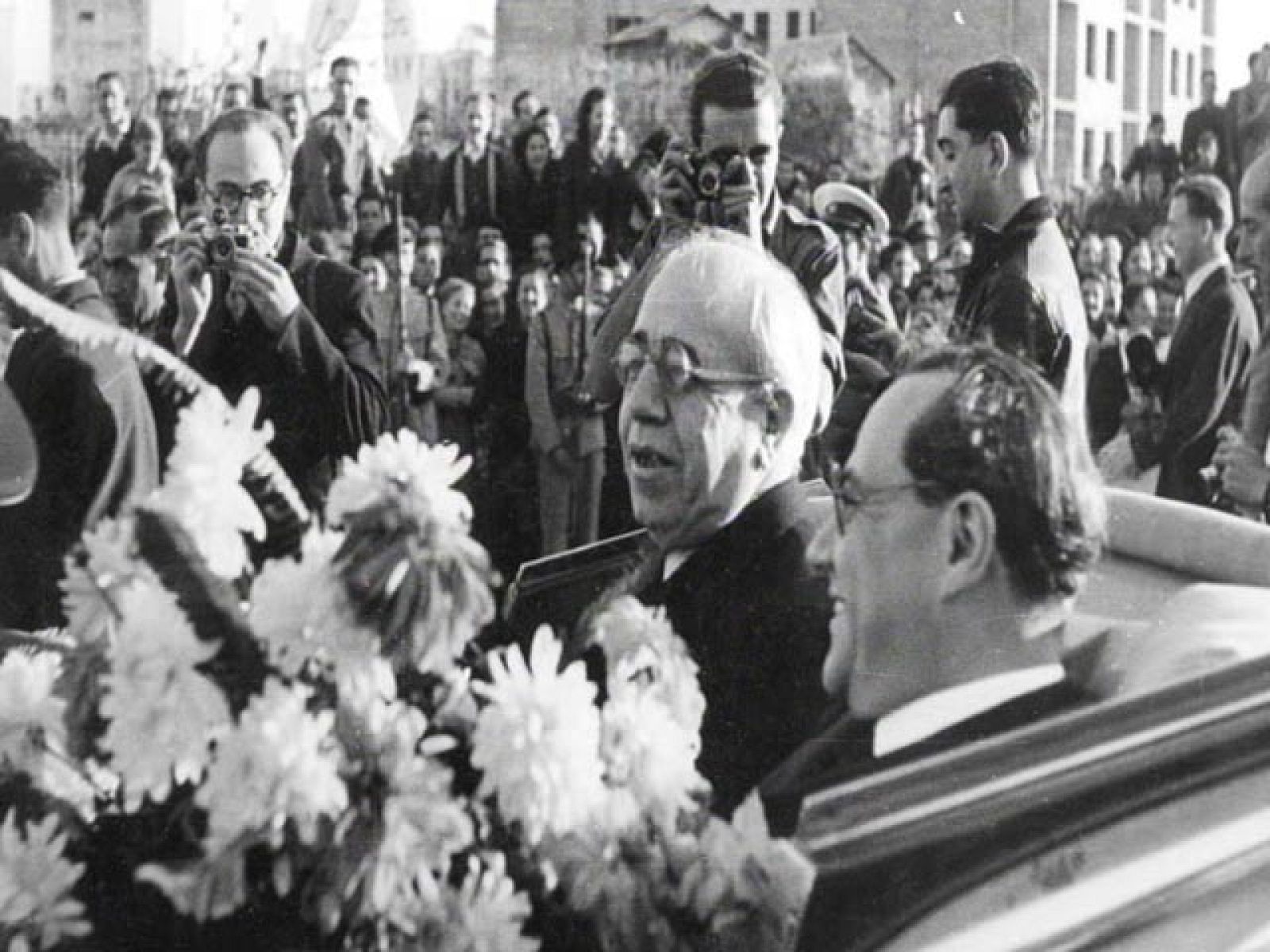 Nos fijamos en dos documentales que se estrenan en la sección "Tiempo de historia" de la Seminci | Ver