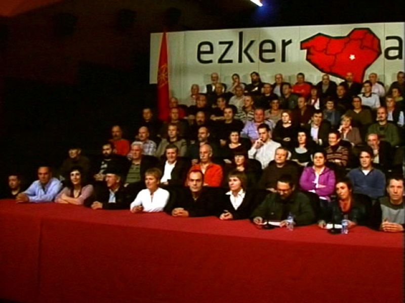 Rubalcaba dice que Batasuna no estará en las elecciones sin romper "inequívocamente" con ETA