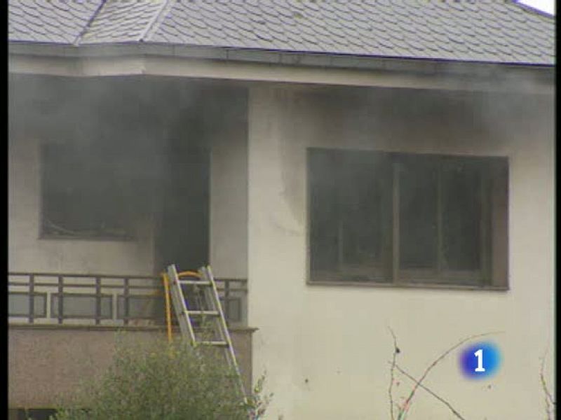 Dos fallecidos en el incendio de una vivienda unifamiliar en Lalín (Pontevedra)