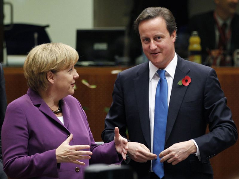 Zapatero destaca que reforzar el euro nos hace "más soberanos y más fuertes"