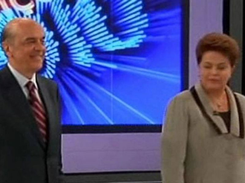 Dilma Rousseff y José Serra cantan victoria en el último día de campaña
