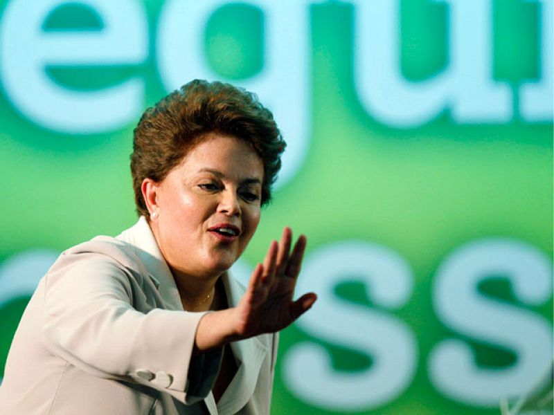 Rousseff hace historia junto a Lula y será la primera presidenta de Brasil